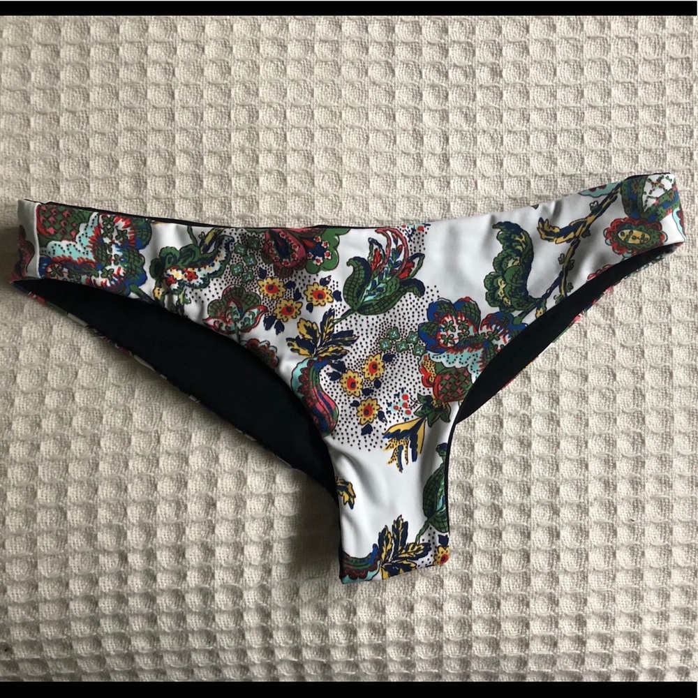 NWT reversible cheeky bikini bottoms